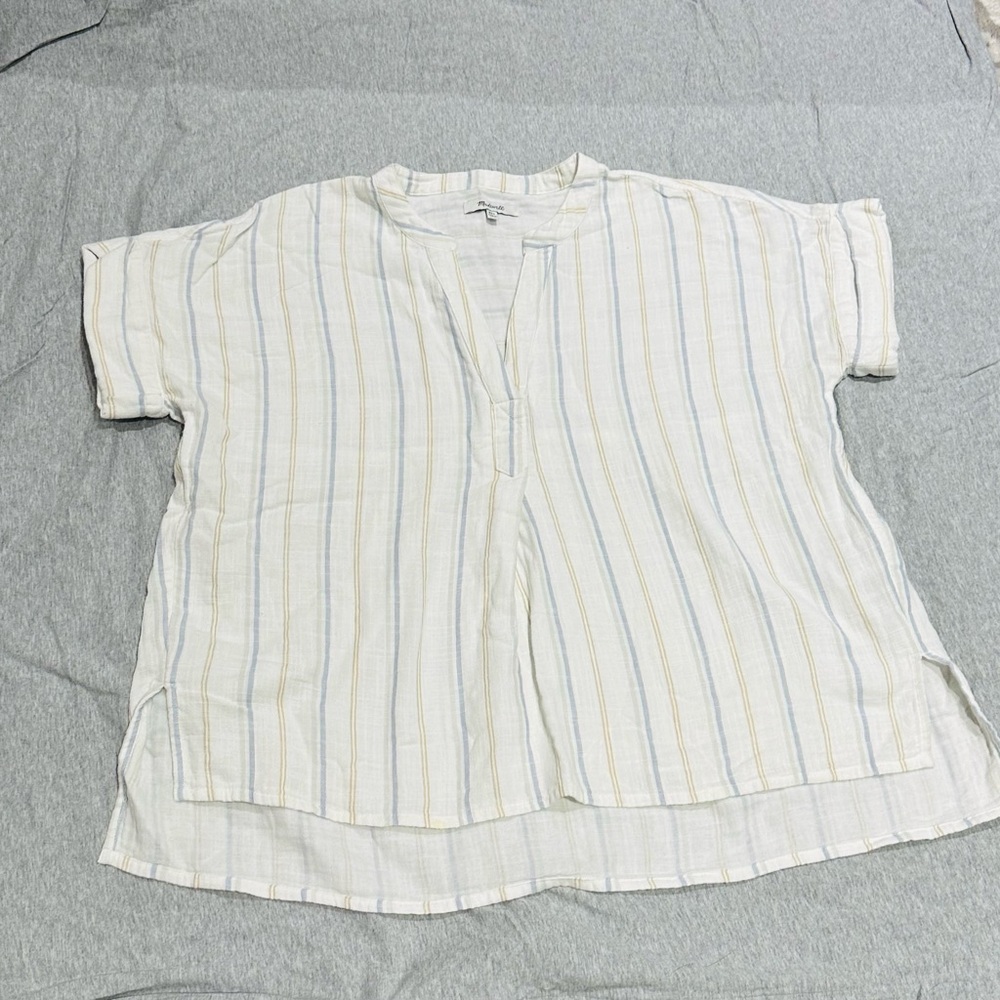 Summer shirt, fits size S, like new, very soft cotton material.